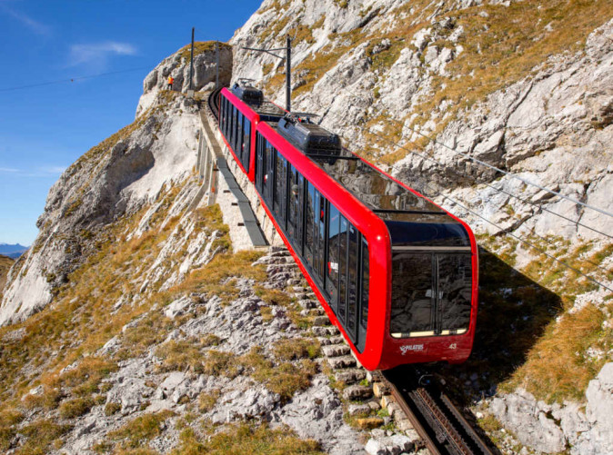 0071_Gipfelglueck_Schoene Aussichten Touristik_Pilatus_Zahnradbahn_Eselwand